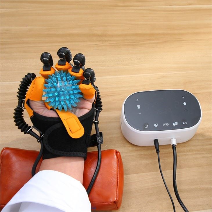 Huishoudelijke handfysiotherapieapparatuur na een beroerte